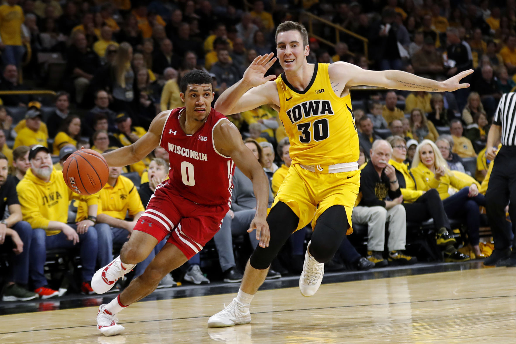 Badgers 72, Hawkeyes 66